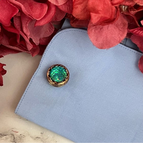 Antiqued Gold and Teal Blue Mother of Pearl Cufflinks - Picture 12 of 17